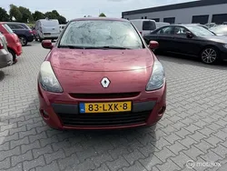 Rood Gebruikt 2010 Renault Clio II Business Hatchback | € 2.450 (Super prijs)