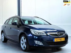 Blauw, metallic lak Gebruikt 2011 Opel Astra Edition Stationwagen | € 4.750 (Eerlijke prijs)