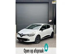 Wit Gebruikt 2013 Renault Clio IV Expression Hatchback | € 4.499 (Eerlijke prijs)