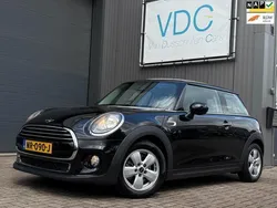 Zwart Gebruikt 2017 Mini Cooper Business Hatchback | € 10.450 (Eerlijke prijs)