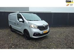 Grijs (metallic) Gebruikt 2015 Renault Trafic MPV | € 6.900 (Iets duurder)