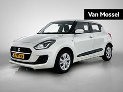 Wit Gebruikt 2023 Suzuki Swift Comfort Hatchback | € 17.935 (Eerlijke prijs)