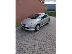 Grijs Gebruikt 2003 Peugeot 206 Cabriolet | € 1.450 (Eerlijke prijs)