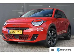 Rood Gebruikt 2024 Fiat 600E Comfort SUV | € 25.900