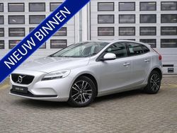 Grijs Gebruikt 2019 Volvo V40 Inscription Stationwagen | € 16.940 (Eerlijke prijs)
