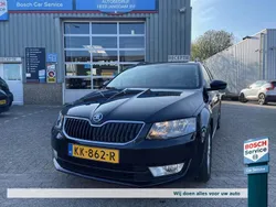 Zwart Gebruikt 2016 Skoda Octavia Business Line Hatchback | € 9.950 (Eerlijke prijs)