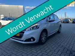 Wit Gebruikt 2017 Peugeot 208 Hatchback | € 8.645 (Eerlijke prijs)
