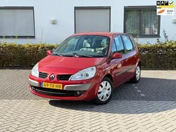 Rood Gebruikt 2007 Renault Scénic II Business MPV | € 3.445 (Eerlijke prijs)