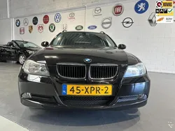 Zwart Gebruikt 2006 BMW 318 Basis Stationwagen | € 2.699 (Eerlijke prijs)