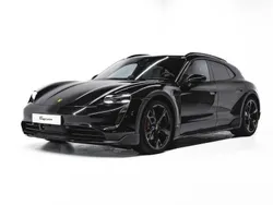 Diepzwart metallic Gebruikt 2024 Porsche Taycan 4S Cross Turismo Sedan | € 128.750