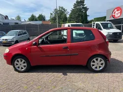 Rood Gebruikt 2005 Fiat Punto Young Hatchback | € 749 (Eerlijke prijs)