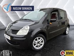 Zwart Gebruikt 2005 Renault Modus Komfort MPV | € 1.990 (Eerlijke prijs)