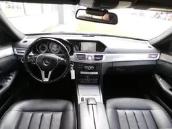 Grijs, metallic lak Gebruikt 2013 Mercedes E300 Avantgarde Sedan | € 13.949 (Eerlijke prijs)