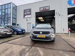 Grijs Gebruikt 2019 VW T-Roc Business SUV | € 22.000 (Eerlijke prijs)