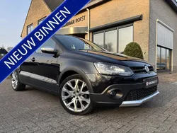 Zwart Gebruikt 2015 VW Polo Cross Hatchback | € 12.750 (Eerlijke prijs)