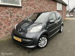 Grijs Gebruikt 2007 Peugeot 107 Hatchback | € 1.950 (Eerlijke prijs)