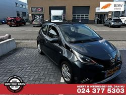Grijs Gebruikt 2015 Toyota Aygo X-cite Hatchback | € 8.399 (Eerlijke prijs)