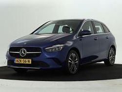 Spectraalblauw metallic Gebruikt 2024 Mercedes B250 MPV | € 35.950 (Eerlijke prijs)