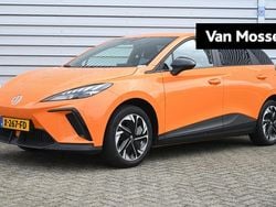 Oranje Gebruikt 2023 MG MG4 EV Hatchback | € 18.900 (Eerlijke prijs)