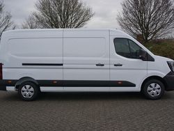Wit Gebruikt 2024 Renault Master Van | € 33.500 (Goede deal)