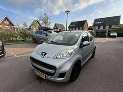 Grijs Gebruikt 2010 Peugeot 107 Hatchback | € 3.750 (Eerlijke prijs)