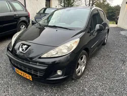 Zwart, metallic lak Gebruikt 2011 Peugeot 207 Allure Hatchback | € 750 (Goede deal)