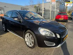 Zwart, metallic lak Gebruikt 2010 Volvo V60 Summum Stationwagen | € 18.949