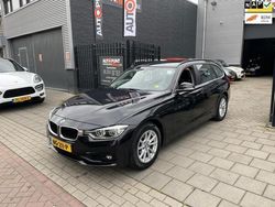 Zwart Gebruikt 2017 BMW 318 Executive Stationwagen | € 12.499 (Goede deal)