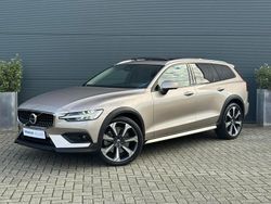 Grijs Gebruikt 2023 Volvo V60 CC Ultimate Stationwagen | € 48.895 (Duur)