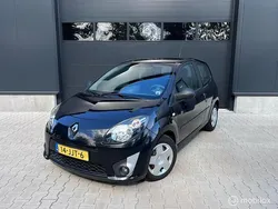 Zwart Gebruikt 2009 Renault Twingo Dynamique Hatchback | € 2.995 (Eerlijke prijs)
