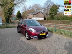 Rood Gebruikt 2013 Renault Scénic III Collection MPV | € 9.950