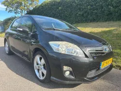 Zwart Gebruikt 2011 Toyota Auris Hybrid Hatchback | € 4.750
