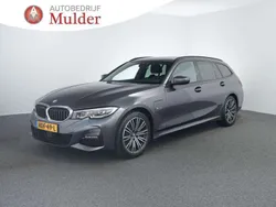 Grijs Gebruikt 2022 BMW 320e Stationwagen | € 32.445 (Goede deal)