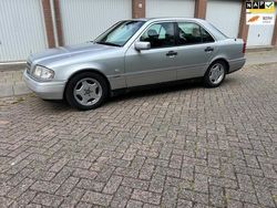 Grijs Gebruikt 1996 Mercedes C200 Elegance Sedan | € 2.100