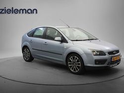 Blauw Gebruikt 2005 Ford Focus Futura Hatchback | € 1.345 (Eerlijke prijs)