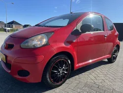 Rood Gebruikt 2009 Toyota Aygo Hatchback | € 999 (Super prijs)