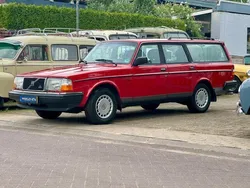 Rood Gebruikt 1991 Volvo 240 | € 14.500