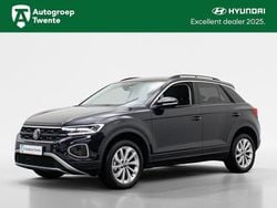 Zwart Gebruikt 2024 VW T-Roc Life SUV | € 31.950 (Goede deal)