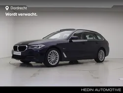 Blauw Gebruikt 2024 BMW 530e Comfort Edition Stationwagen | € 51.895 (Goede deal)