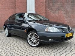 Gebruikt 2000 Toyota Avensis Sol | € 2.095