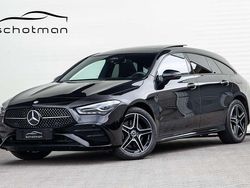Zwart Gebruikt 2024 Mercedes CLA250e Shooting Brake Premium Stationwagen | € 39.900 (Eerlijke prijs)