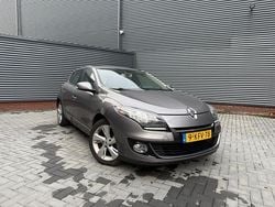 Grijs Gebruikt 2013 Renault Mégane III Collection Hatchback | € 2.599 (Super prijs)
