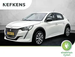 Wit Gebruikt 2023 Peugeot e-208 Active Hatchback | € 19.200 (Eerlijke prijs)