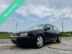 Zwart Gebruikt 2002 VW Golf IV Hatchback | € 999 (Eerlijke prijs)