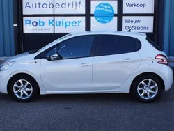 Wit Gebruikt 2014 Peugeot 208 Style Hatchback | € 7.980 (Iets duurder)