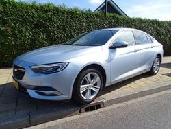 Grijs Gebruikt 2018 Opel Insignia Sport Hatchback | € 15.450 (Eerlijke prijs)