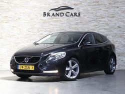 Zwart Gebruikt 2013 Volvo V40 Momentum Stationwagen | € 10.350 (Eerlijke prijs)