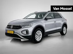 Grijs Gebruikt 2022 VW T-Roc Life SUV | € 26.400 (Eerlijke prijs)