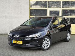 Zwart Gebruikt 2018 Opel Astra Edition Stationwagen | € 9.750 (Goede deal)