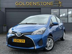 Blauw Gebruikt 2015 Toyota Yaris Hybrid Hatchback | € 8.943 (Eerlijke prijs)